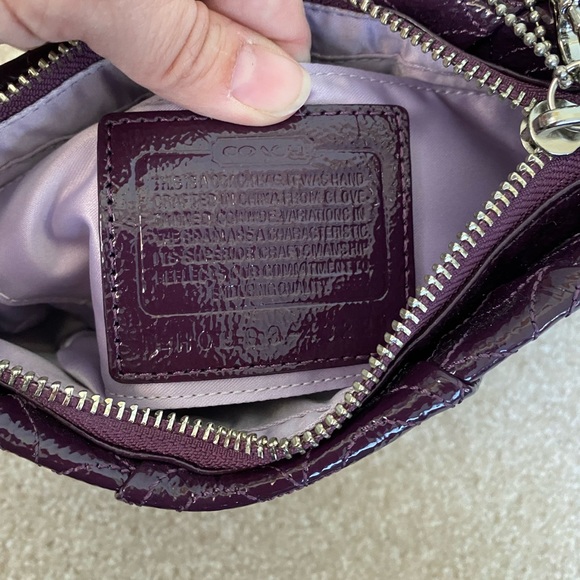 Coach wristlet plum color - Picture 2 of 4